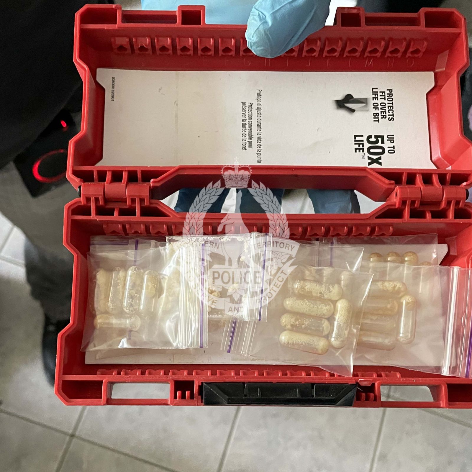 drugs-cash-and-weapon-seized-at-a-fannie-bay-home-hot100fm